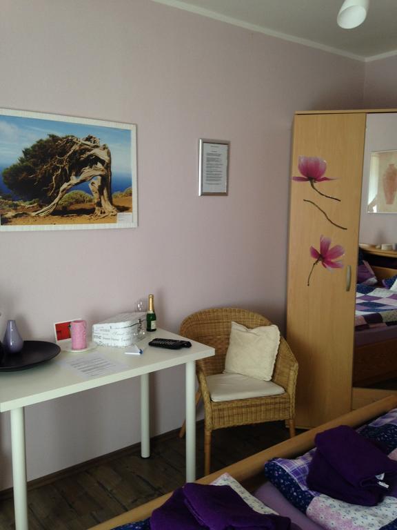 Hotel Haus Silbertal Much Habitación foto